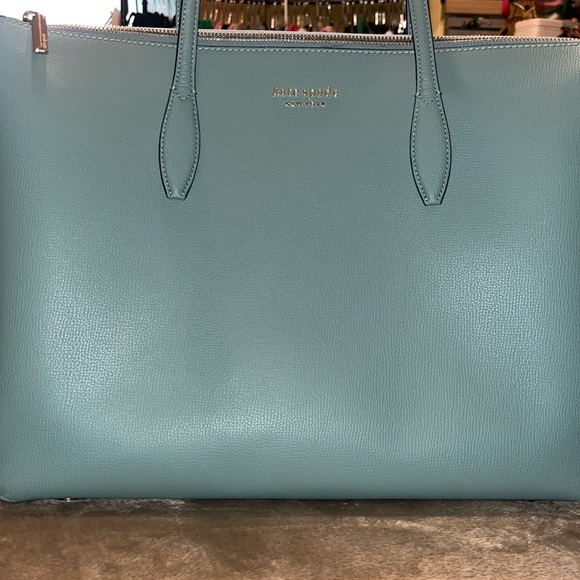 Kate Spade Bleecker tote - Picture 2 of 6